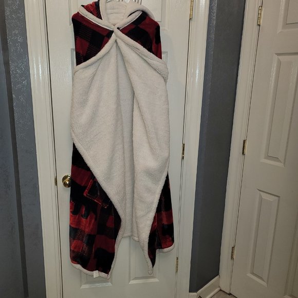 Fleece Wearable Blanket - Picture 2 of 3